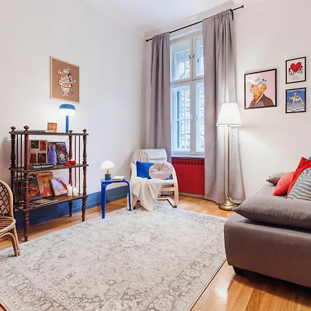 Apartment Retro Retreat Old Town Heart Renovated